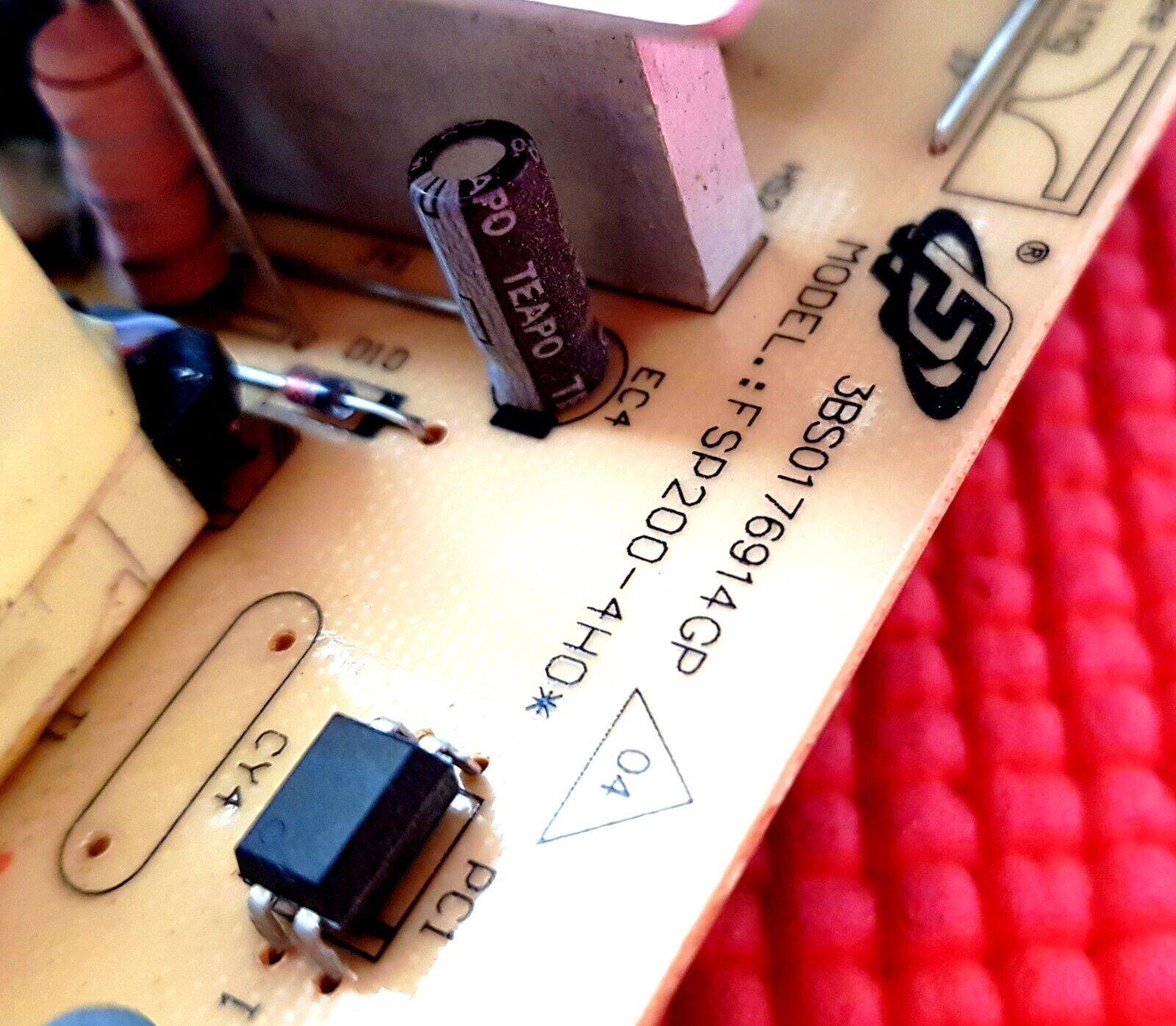 POWER SUPPLY BOARD PSU FOR AKURA APL3221W-HDID TV FSP200-4HD 3BS0176914GP