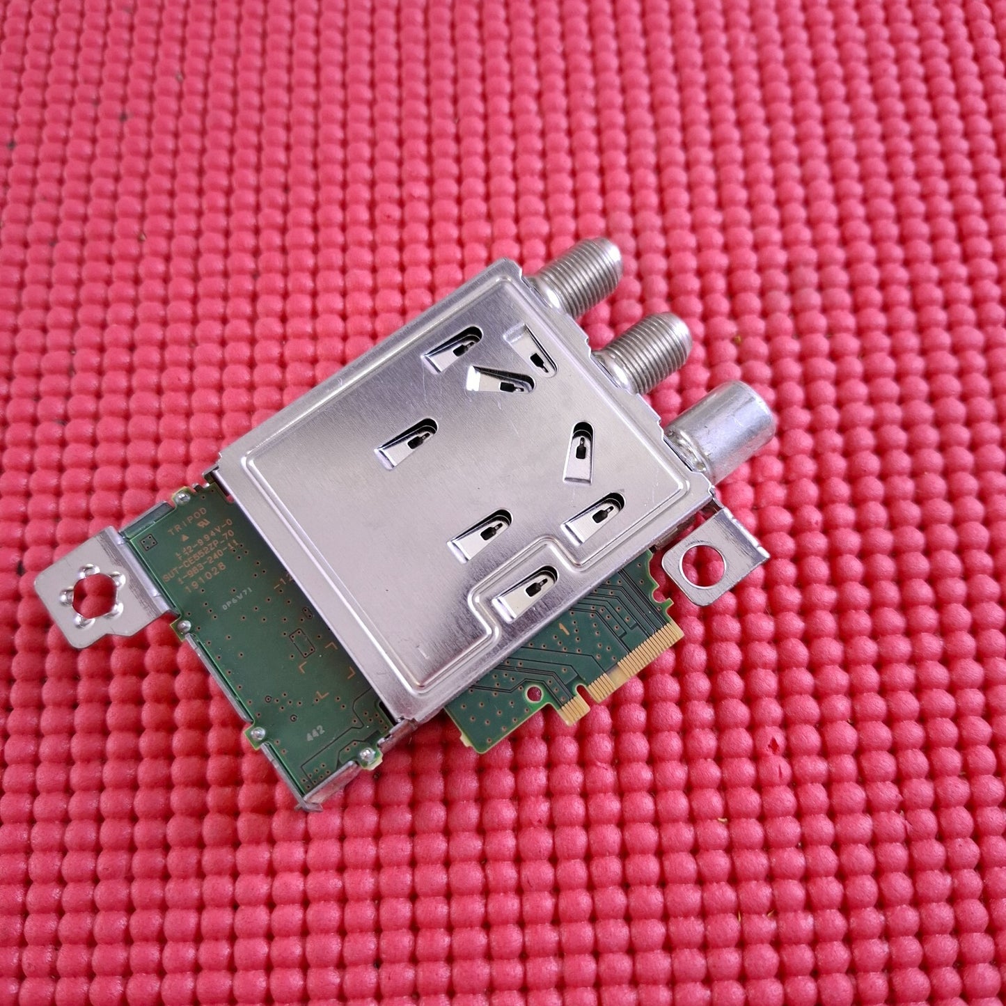 SATELLITE TUNER SONY KD-43XG8396 KD-75XG8796 KD-55XF8796 TV 1-983-240-11 CE552ZP