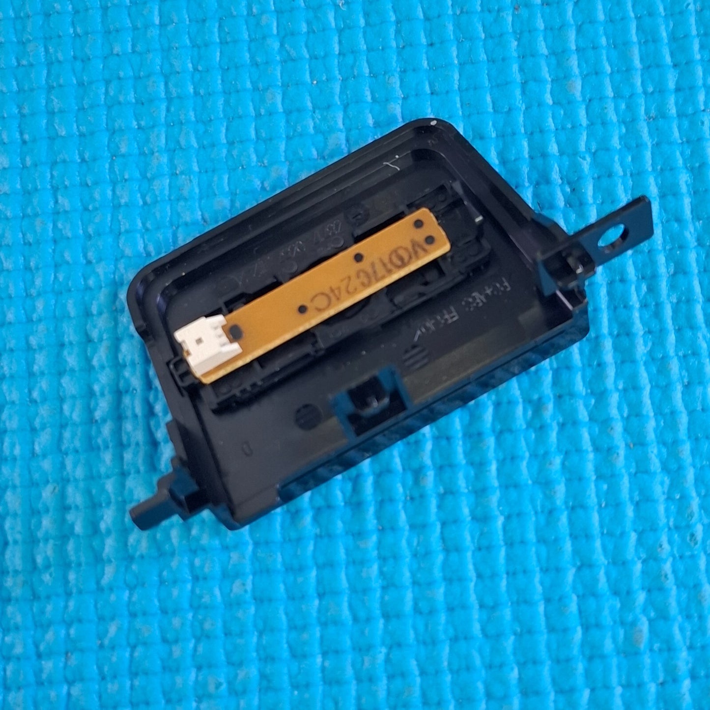BUTTON UNIT SONY KD-49XE8077 KD-49XE8396 KD-55XE7002 KD-55XE7003 TV 68717-0657