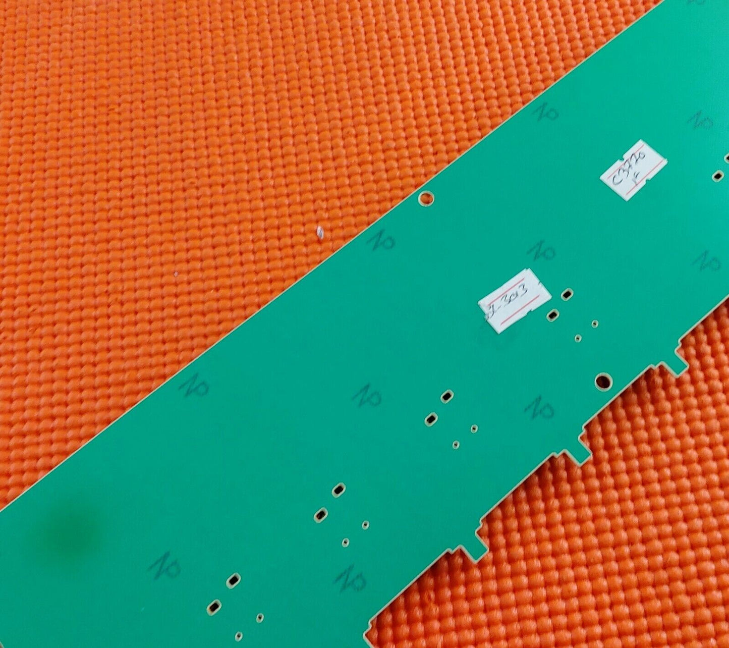 INVERTER BOARD FOR CELLO NEON C3770F 37" LCD TV VIT70076.20 REV:2