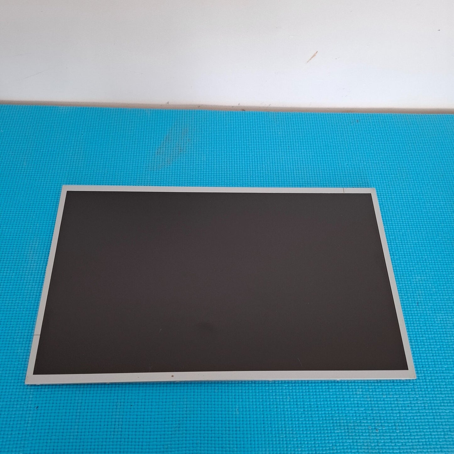 LED/LCD SCREEN PANEL CMO V236H1-P01 REV.C2 FOR BUSH LED24970FHD 24" TV
