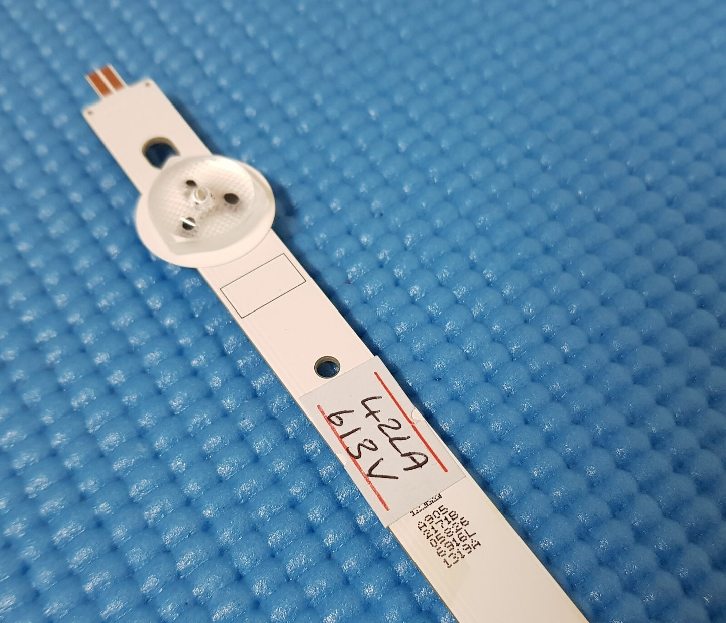 1x BACKLIGHT STRIP FOR LG 42LA620 42" TV ROW2.1 REV1.0 2 R1-TYPE 6916L-1319A