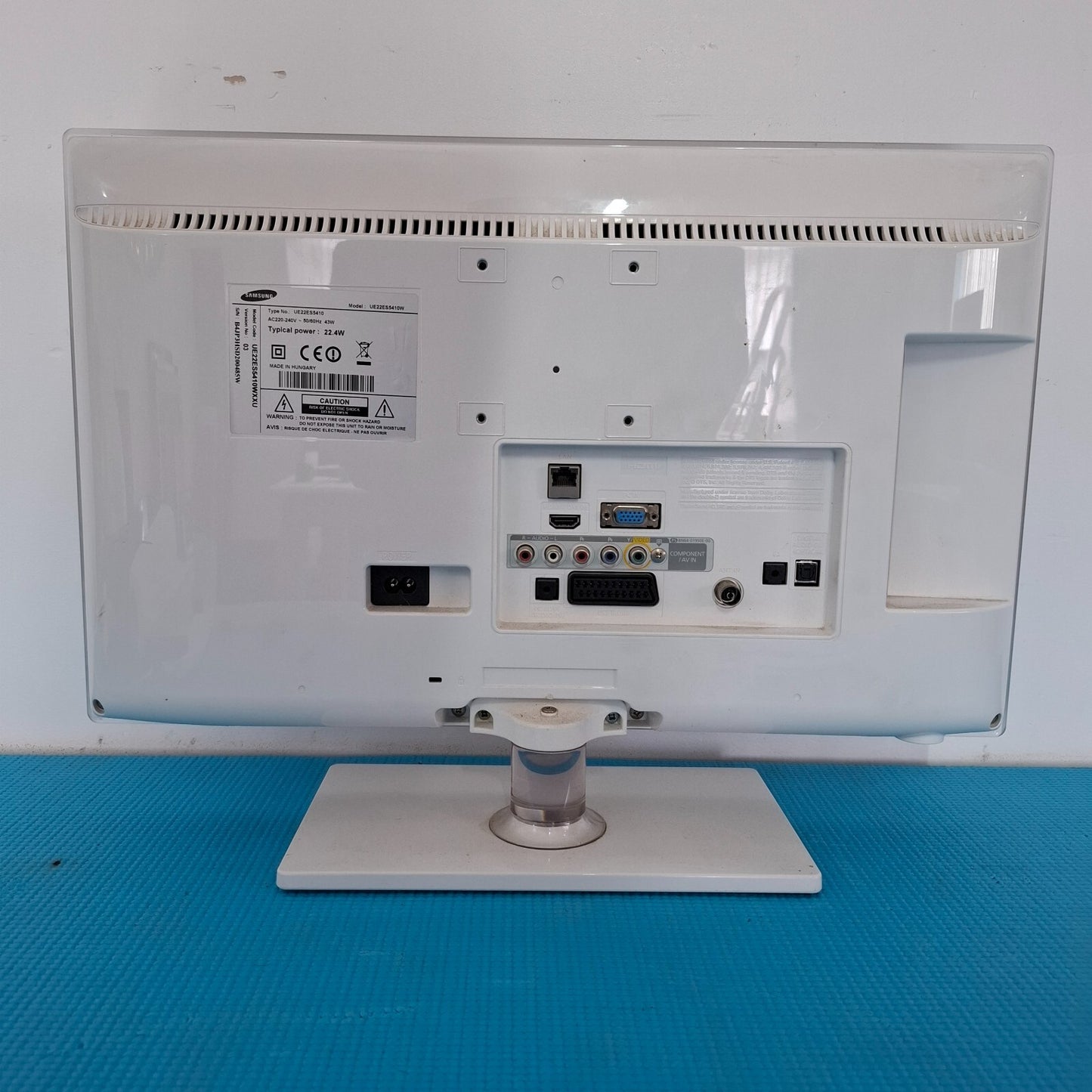 SAMSUNG UE22ES5410W 22" Full HD LED TV HDMI USB - White
