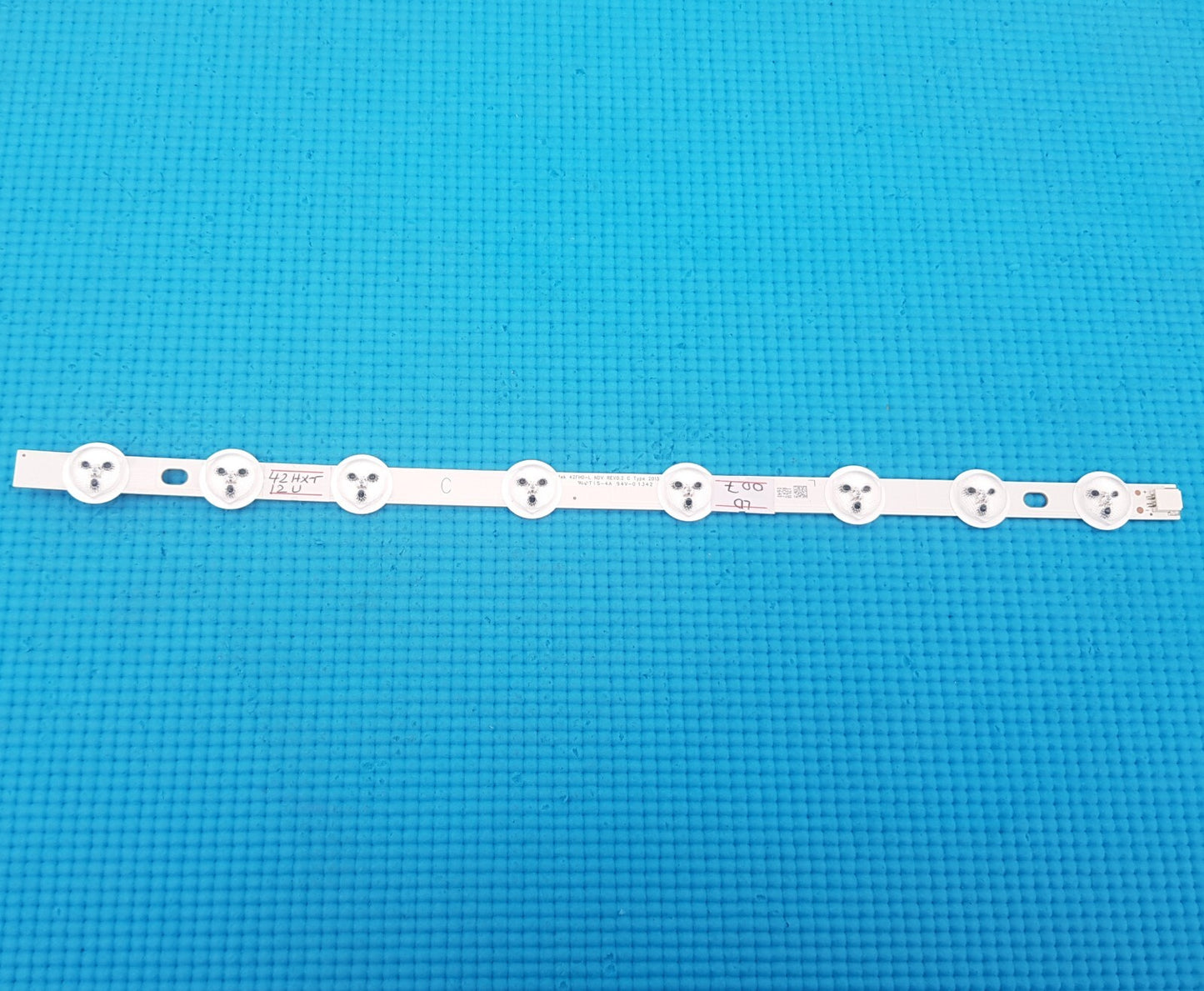1x SINGLE BACKLIGHT STRIP FOR HITACHI 42HXT12U 42" TV 42FHD-L NDV REV0.2 C TYPE
