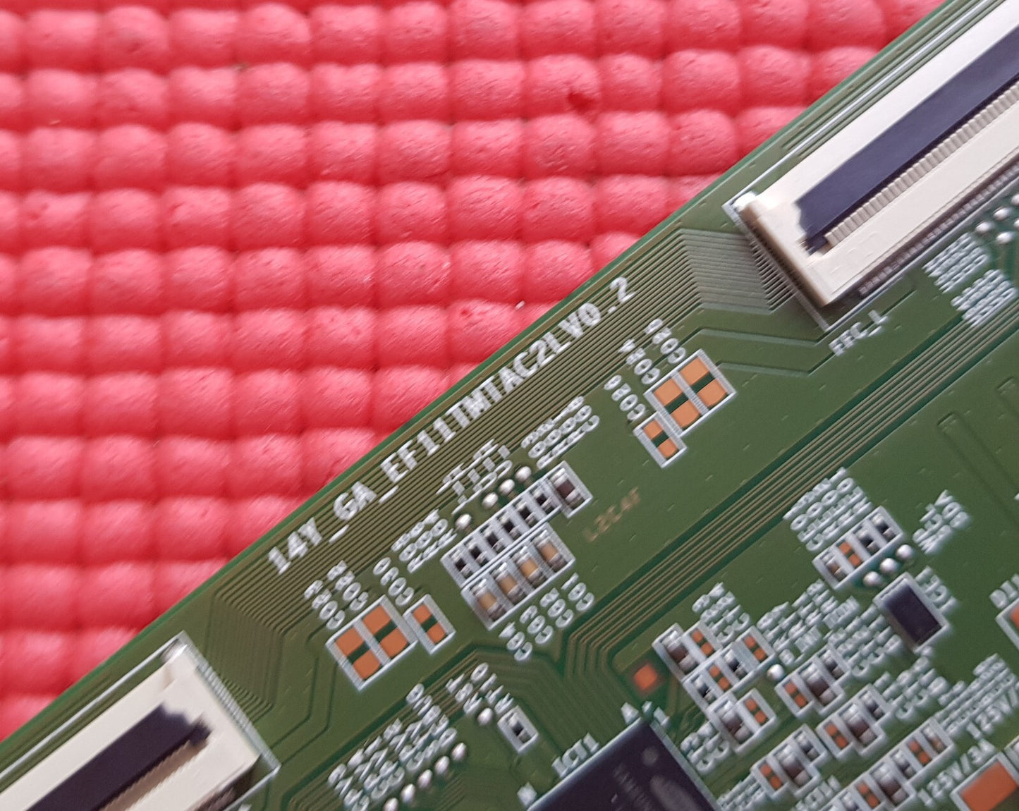 LVDS BOARD FR TECHNIKA 32F22B-FHD SHARP LC-32CFE6131K LC-32LE551U TV LJ94-31039E