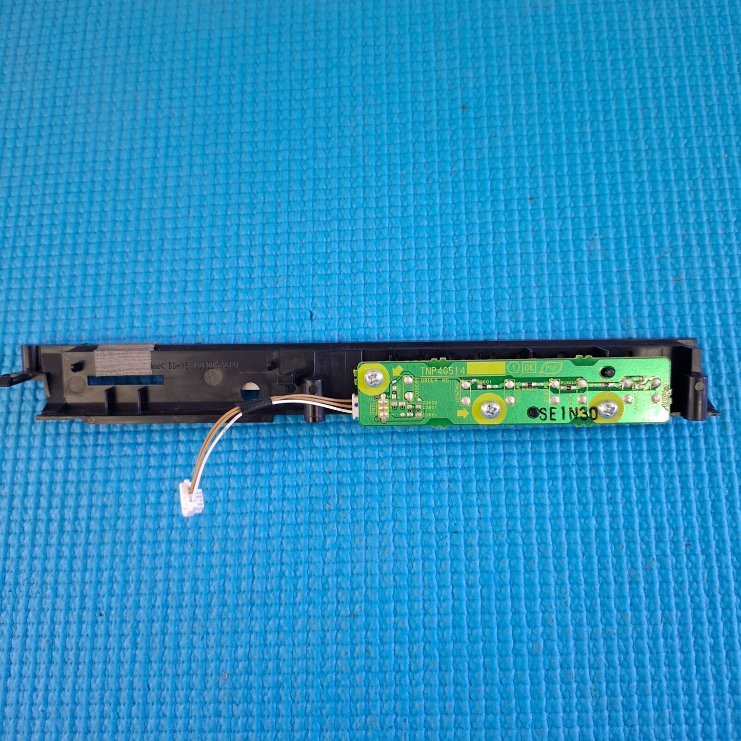 POWER BUTTON UNIT FOR PANASONIC TX-L32C4B 32" TV TNP4G514 1 GK