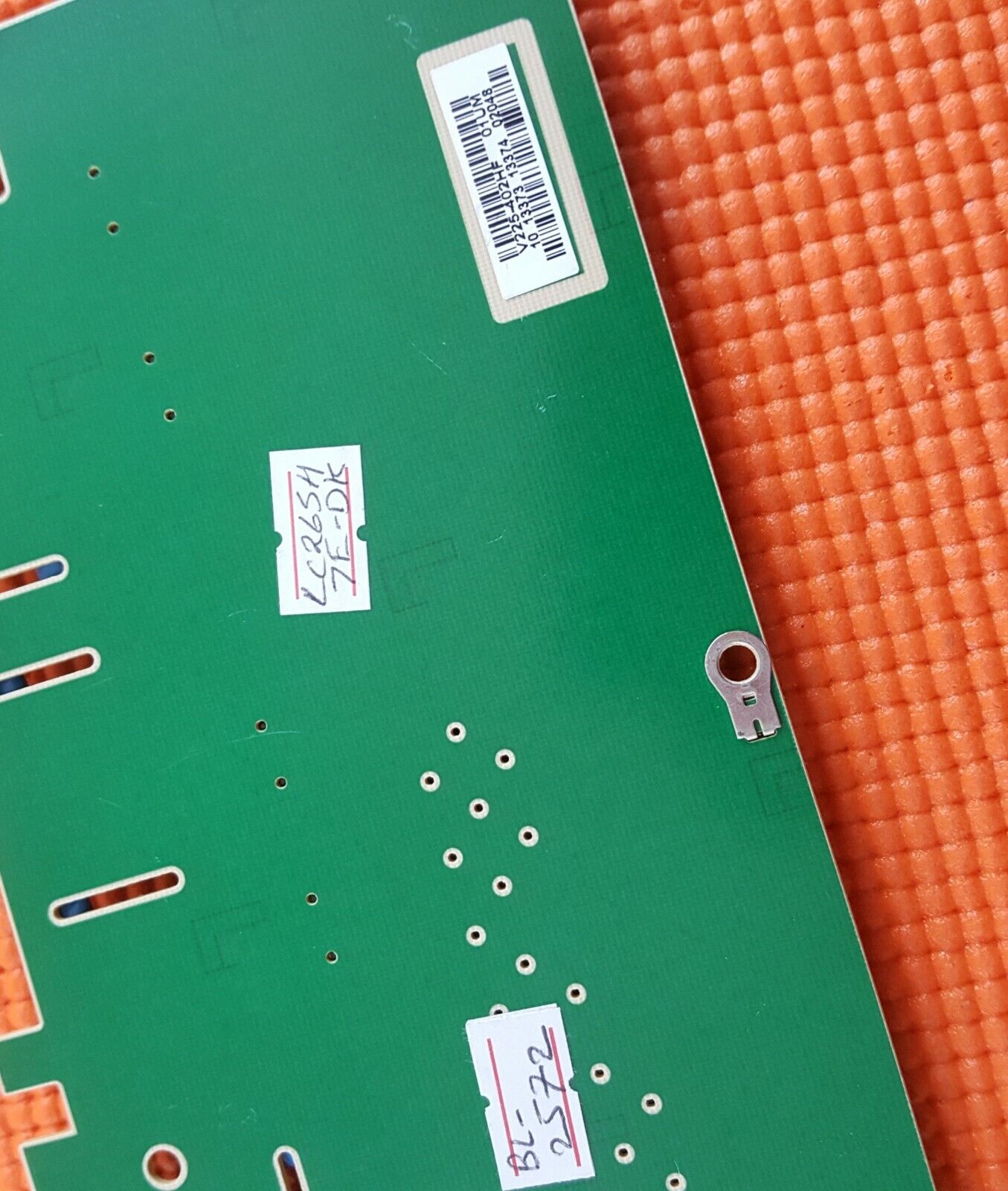 INVERTER FOR 26DV665DB GU26BLK2 VU263LD LD2667D LC26SH7E-DK TV 4H+V2258.061 / C1