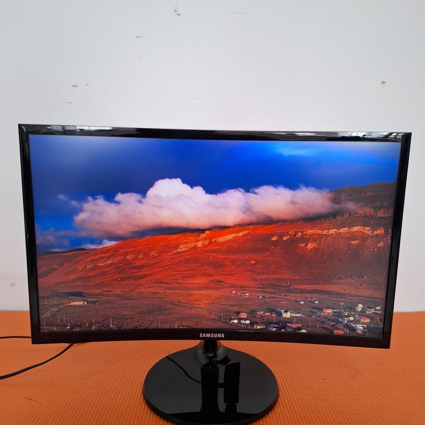 SAMSUNG C22F390FHU 22" Curved 60Hz Full HD 1080p LED Monitor - Black