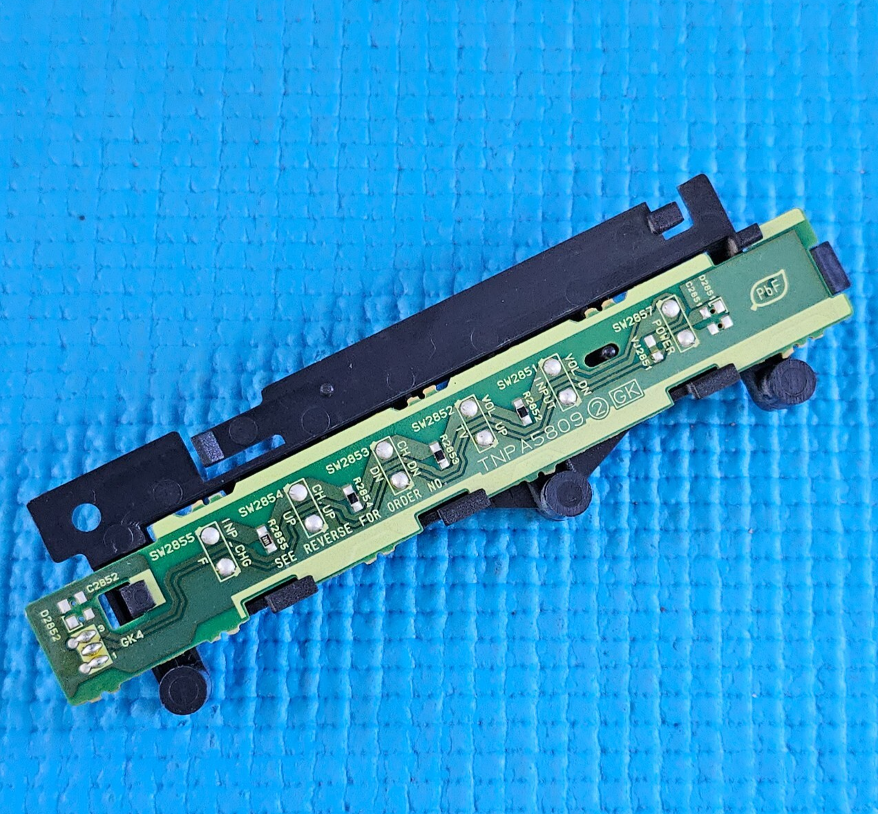 BUTTON UNIT PANASONIC TX-L39E6B TX-L42E6B TX-L50E6B TV TBX5ZA025 B TNPA5809 2 GK
