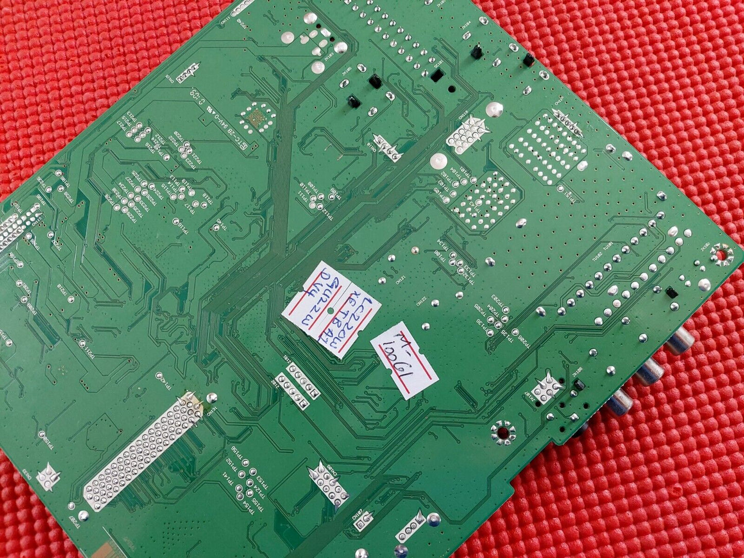 MAIN BOARD FOR GRUNDIG GU22WDV4 22" TV 17MB25-1 20438673 SCREEN LC220WXE TB A1
