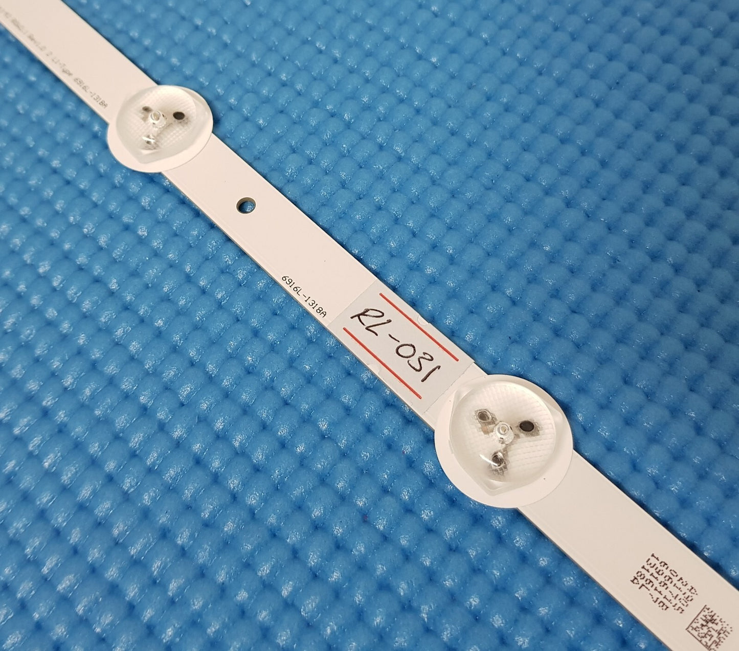 1x BACKLIGHT STRIP FOR LG 42LA620 42" TV ROW2.1 REV1.0 2 L1-TYPE 6916L-1318A