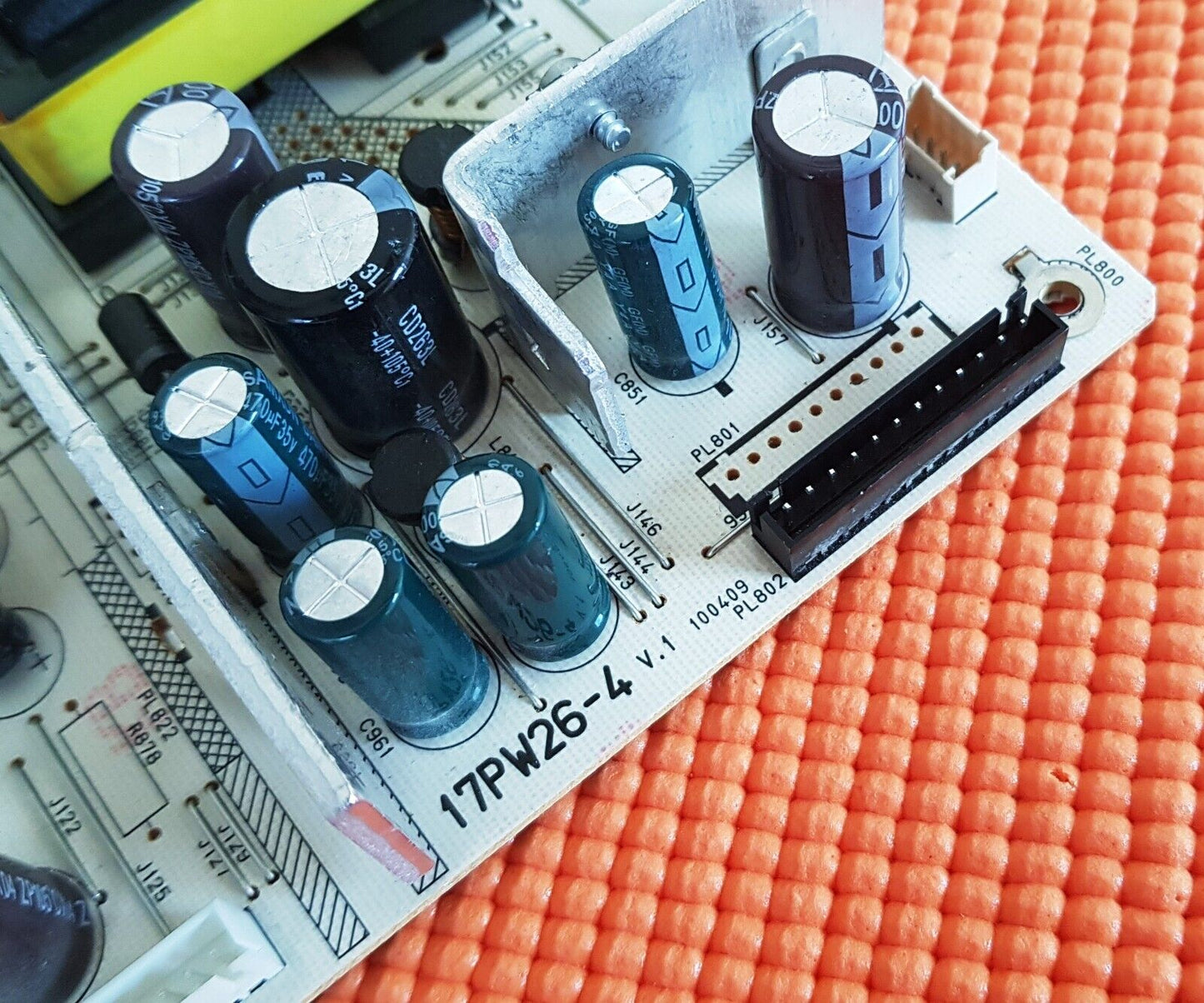 PSU FOR LCD26-209V CE26LD47-B CE32LD47-B LD3270D GS32FHD TV 17PW26-4 20445456