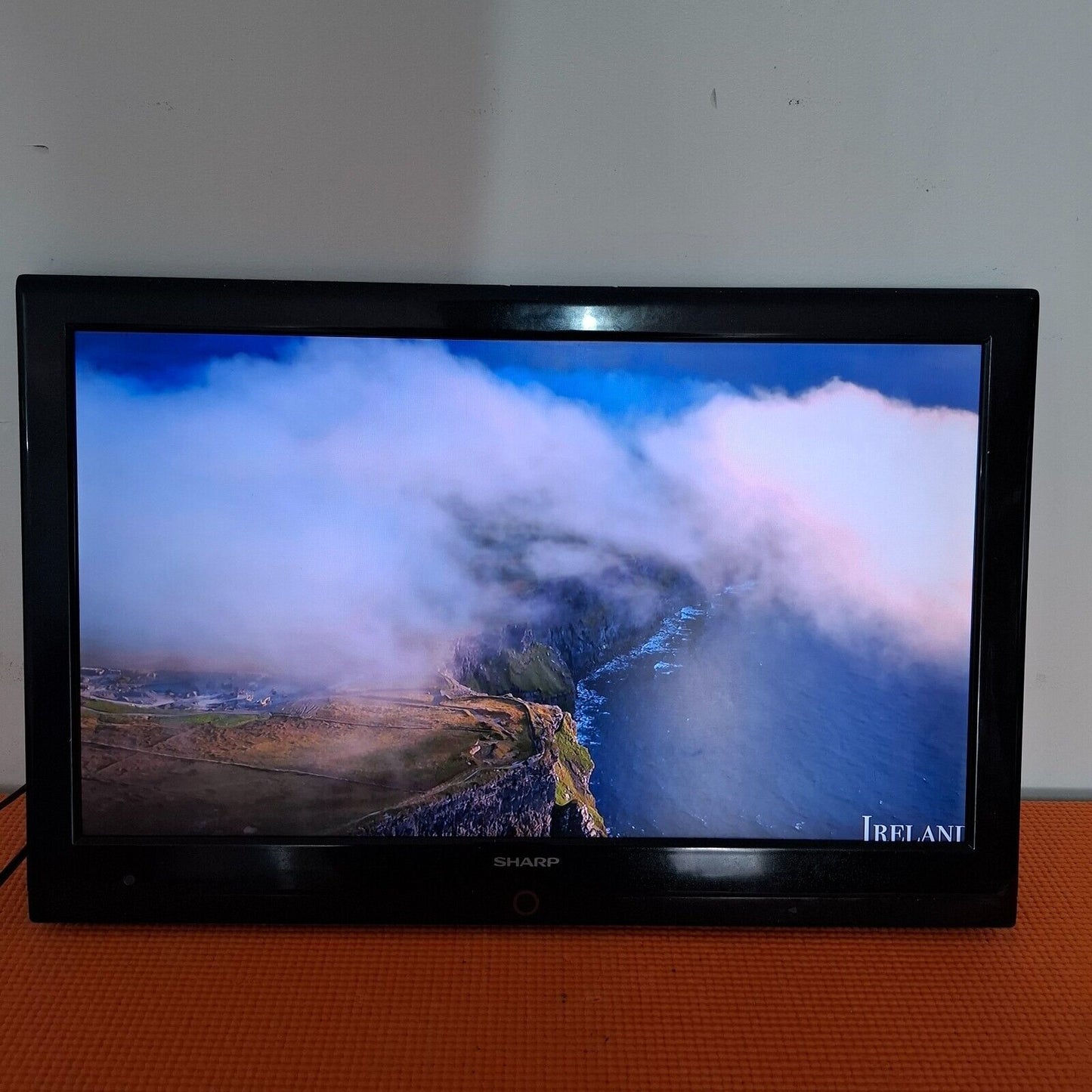SHARP LC-22LE22E 22" Full HD LED TV HDMI USB - Black | READ DESCRIPTION