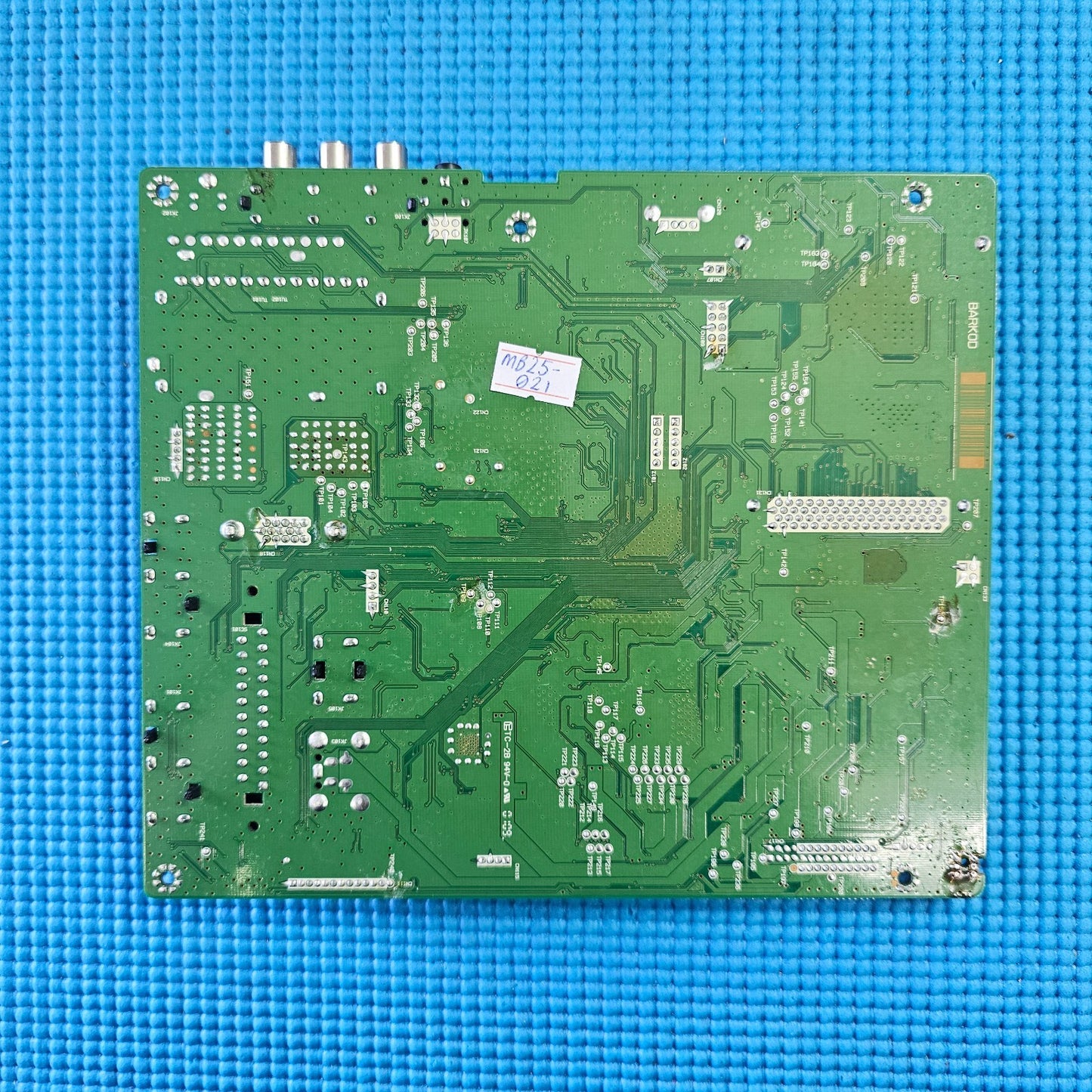 MAIN AV BOARD FOR FERGUSON F1905LVD 19" TV 17MB25-1 20438320