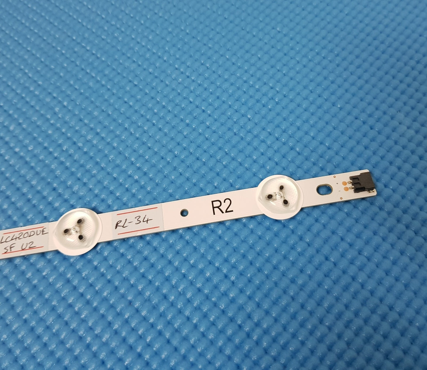1x BACKLIGHT STRIP FOR LG 42LA620 42" TV ROW2.1 REV1.0 2 R2-TYPE 6916L-1321A