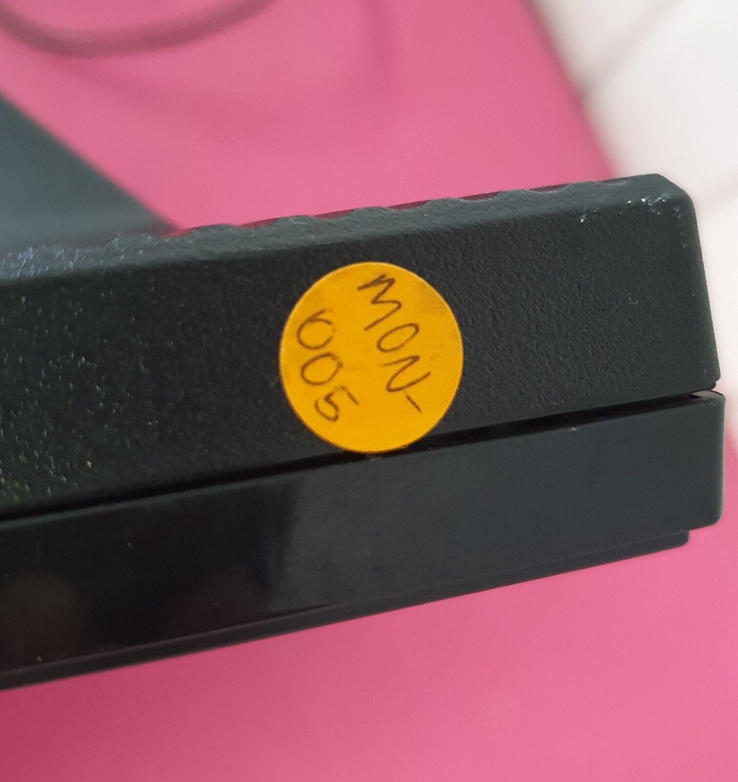 YURAKU YUR.VISION YV19WB322 19" 1440 x 900 WIDESCREEN LCD MONITOR VGA