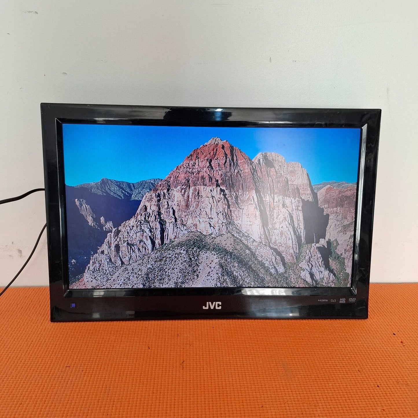 JVC LT-22DD3J 22" Full HD LED TV HDMI USB - Black