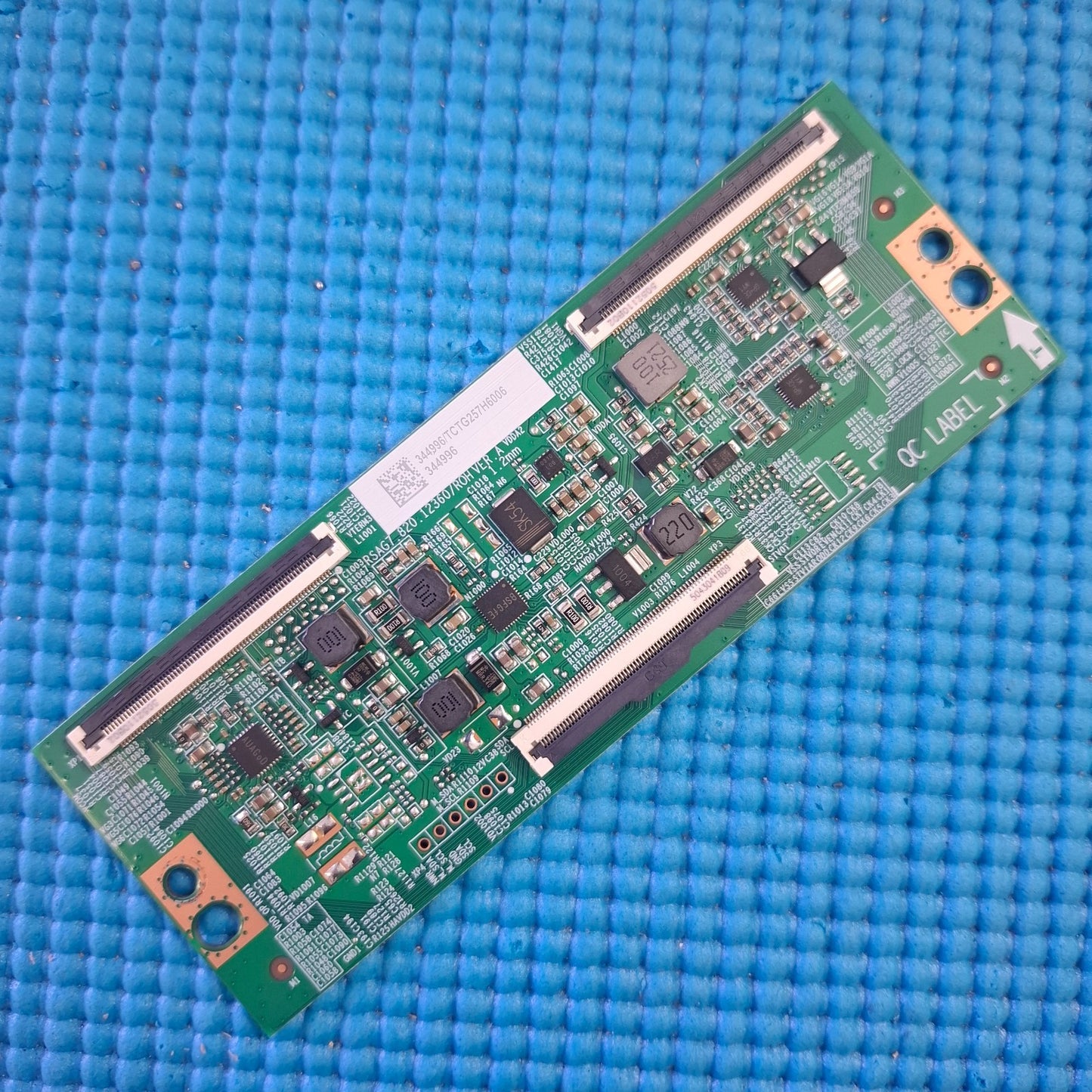 TCON LVDS BOARD FOR HISENSE 75A6QTUK 75" TV RSAG7.820.12360/ROH 344996