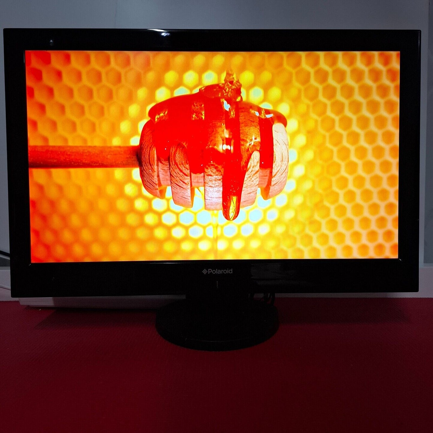 Polaroid P24LED12 24" Full HD 1080P LED HDMI Scart TV With Remote & Stand