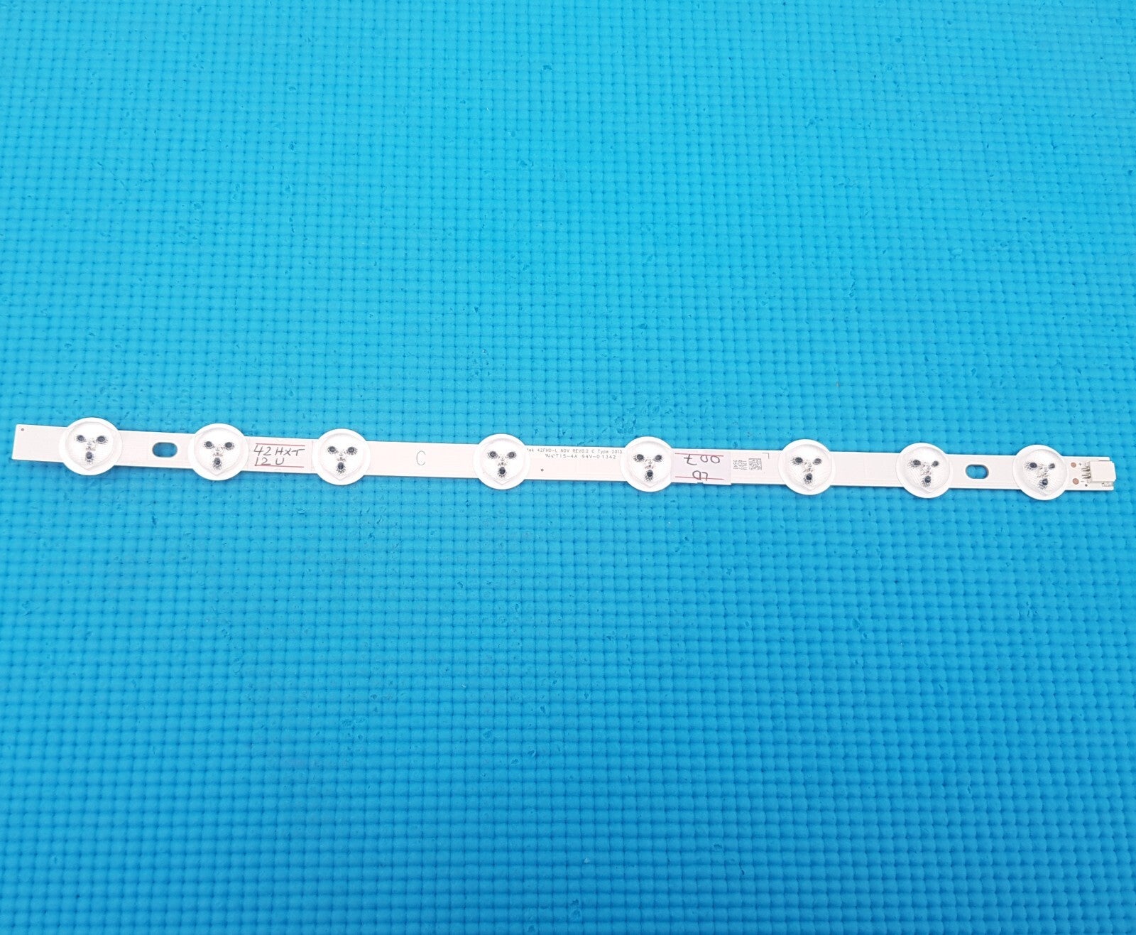 1x SINGLE BACKLIGHT STRIP FOR HITACHI 42HXT12U 42" TV 42FHD-L NDV REV0.2 C TYPE