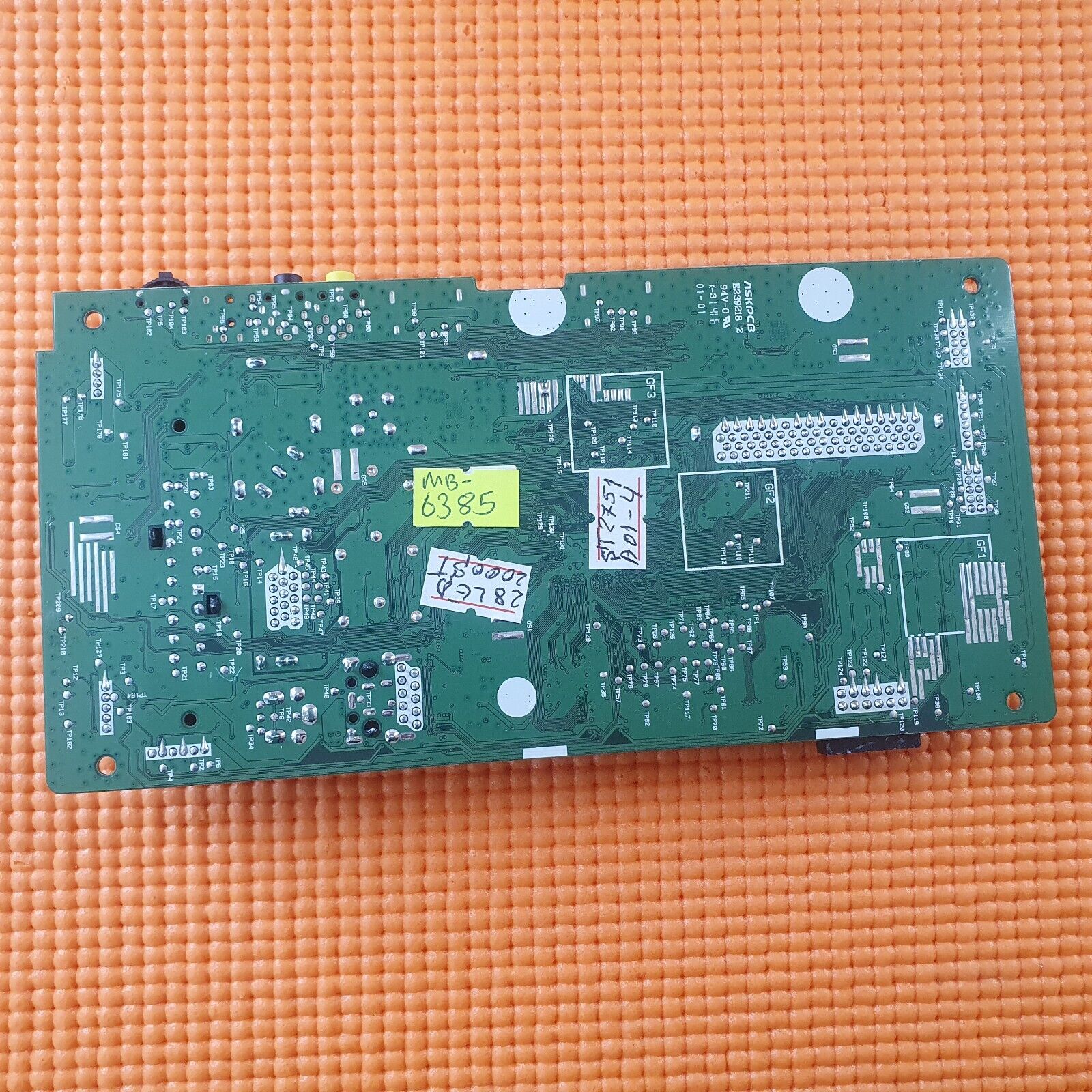 MAIN AV BOARD FOR LINSAR 28LED2000ST LED TV 17MB95M 23201011 SCREEN ST2751A01