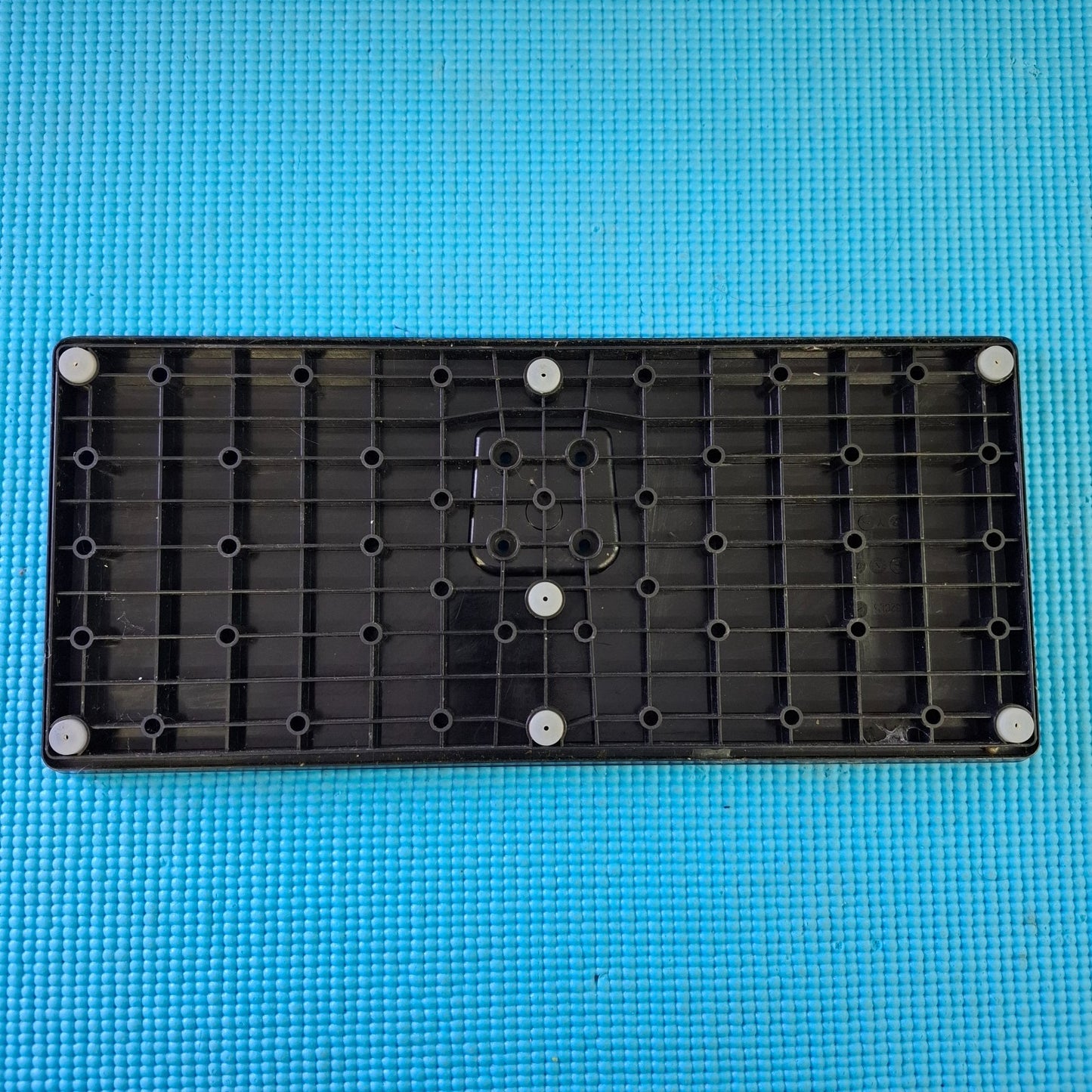 STAND BASE ONLY FOR TV SEIKI LE-32GCL-C 32233I-HD 32234I SE32HY01UK SE32HY02UK