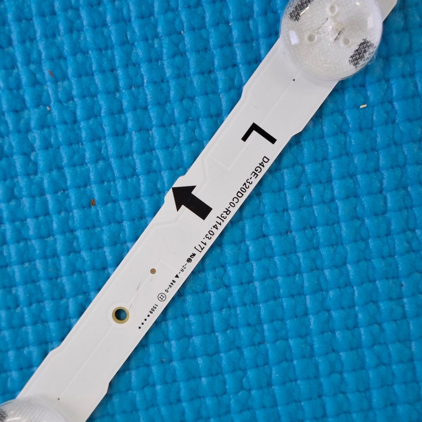1x SINGLE BACKLIGHT STRIP FOR SAMSUNG UE32H4500 TV D4GE-320DC0-R3 BN96-30445A