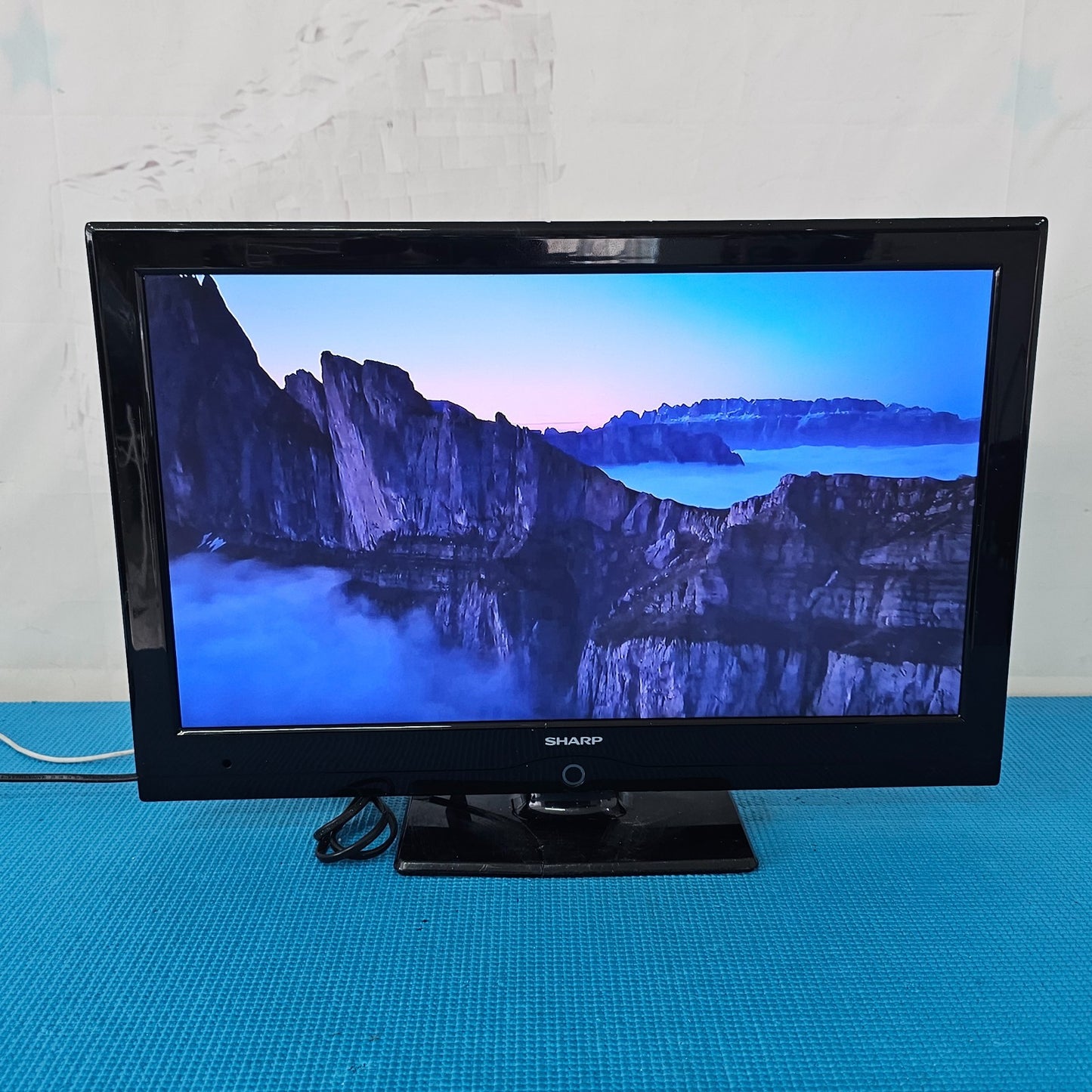 SHARP LC-22LE22E 22” Full HD LED TV HDMI USB - Black | READ DESC