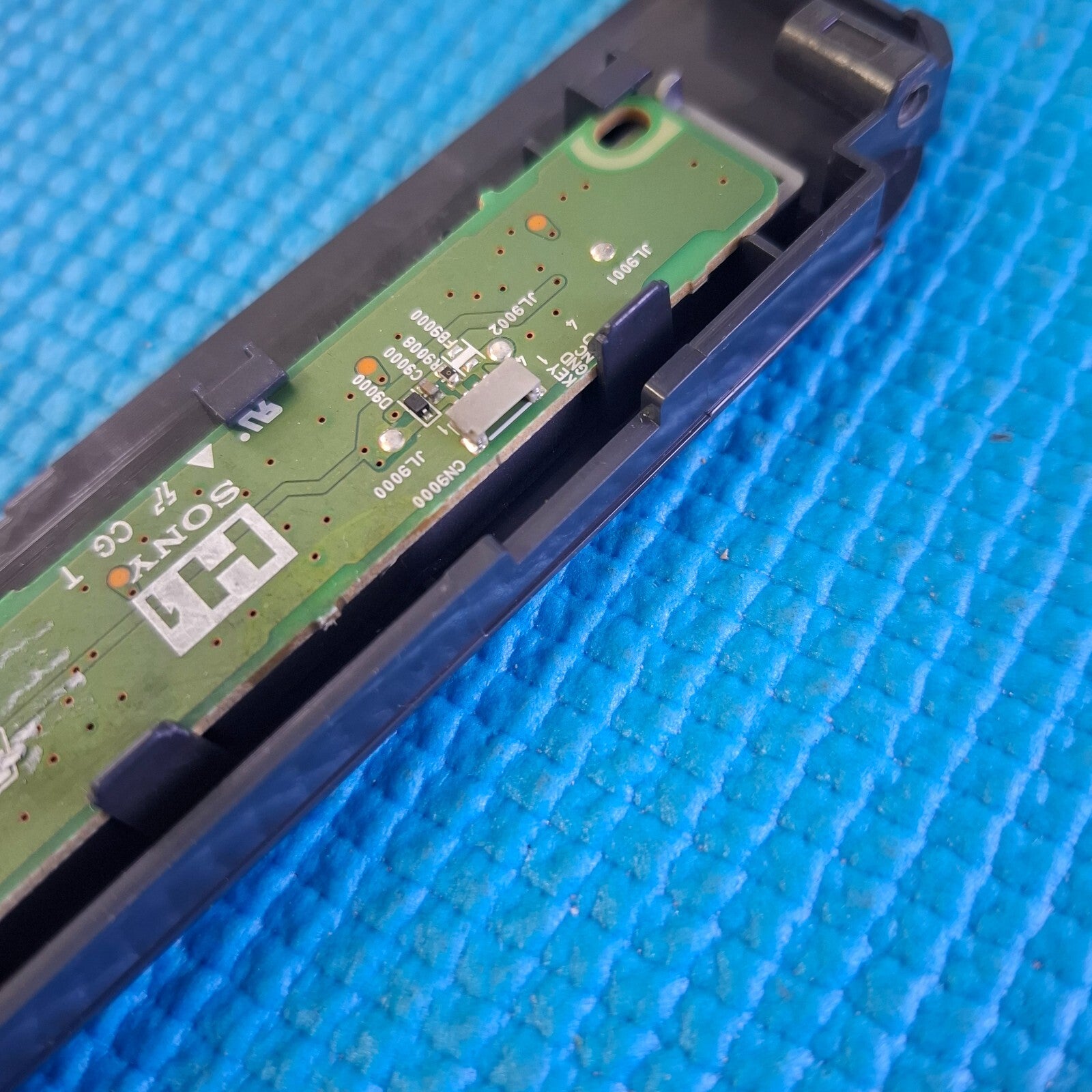 POWER BUTTON UNIT FOR SONY KDL-20S2020 20" TV 1-870-682-11