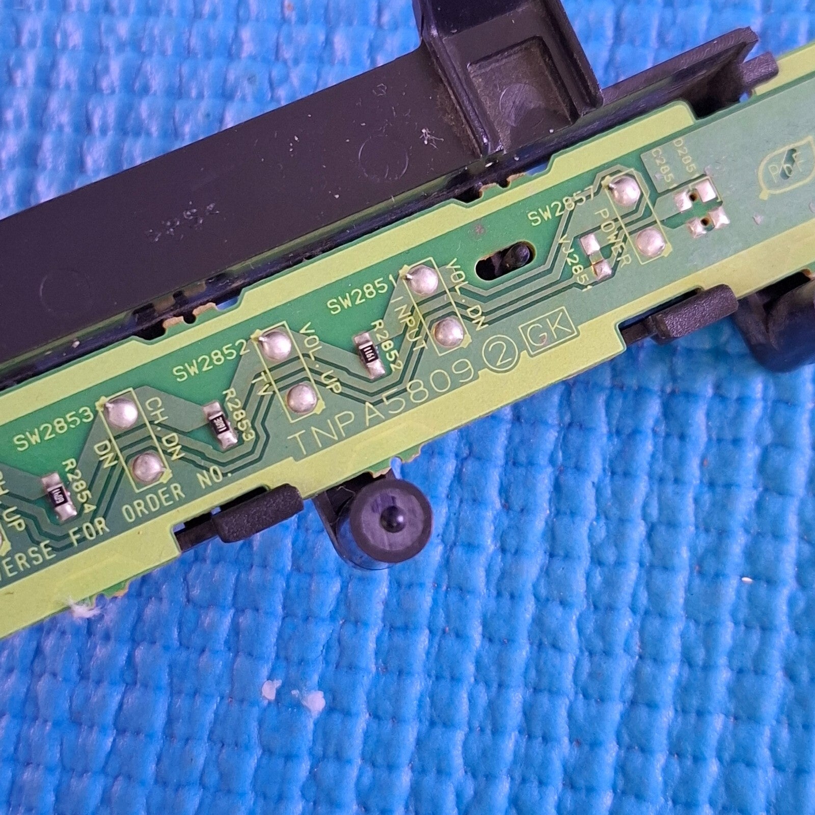 POWER BUTTON UNIT FOR PANASONIC TX-L42B6B TV TNPA5809 2 GK