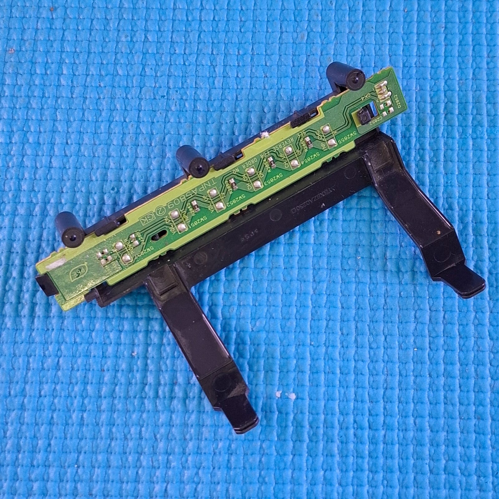 POWER BUTTON UNIT FOR PANASONIC TX-L42B6B TV TNPA5809 2 GK