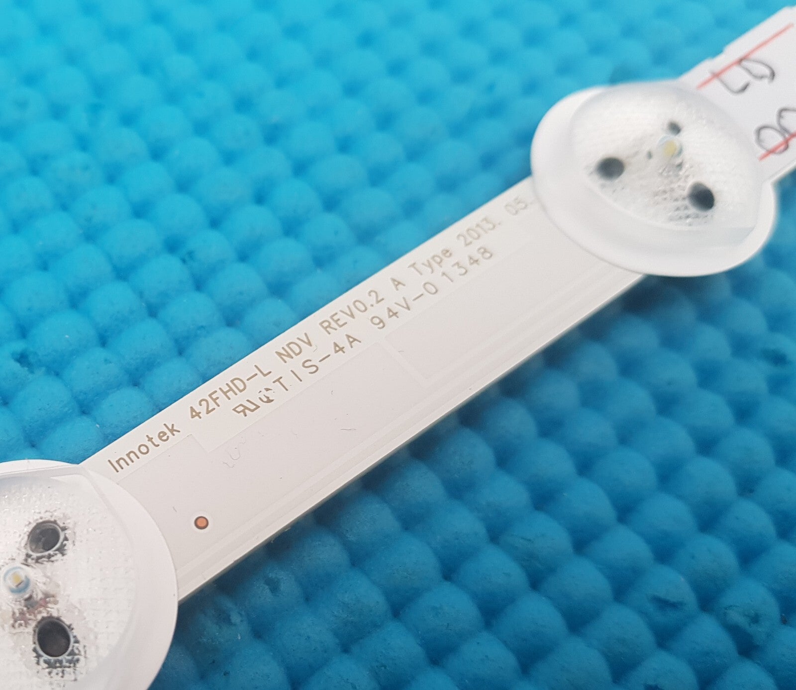 1x SINGLE BACKLIGHT STRIP FOR HITACHI 42HXT12U 42" TV 42FHD-L NDV REV0.2 A TYPE