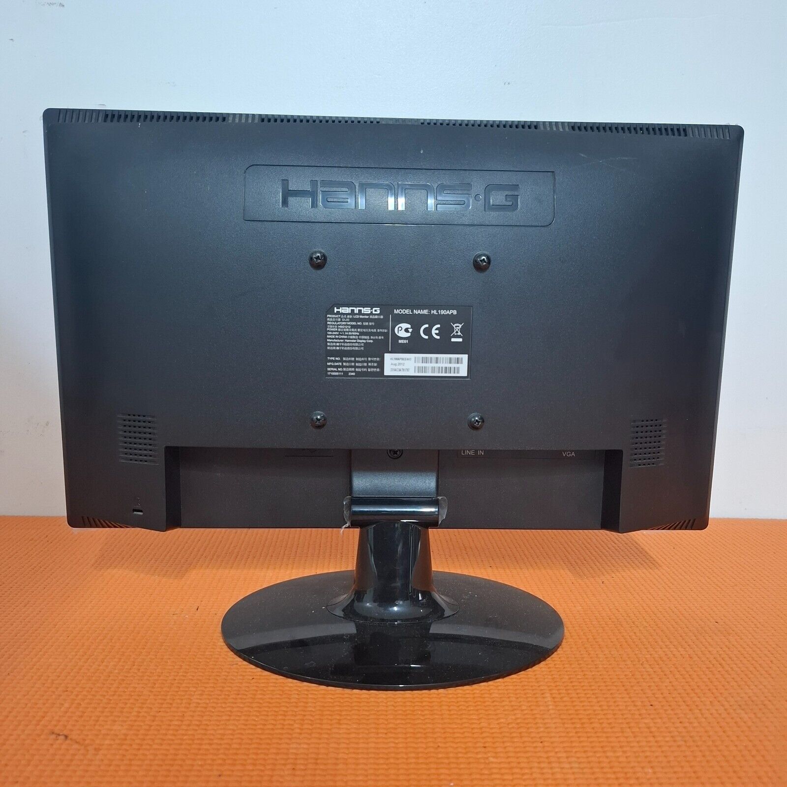 HANNS.G HL190APB 19" 1366 x 768 LCD MONITOR VGA WITH STAND & POWER CABLE
