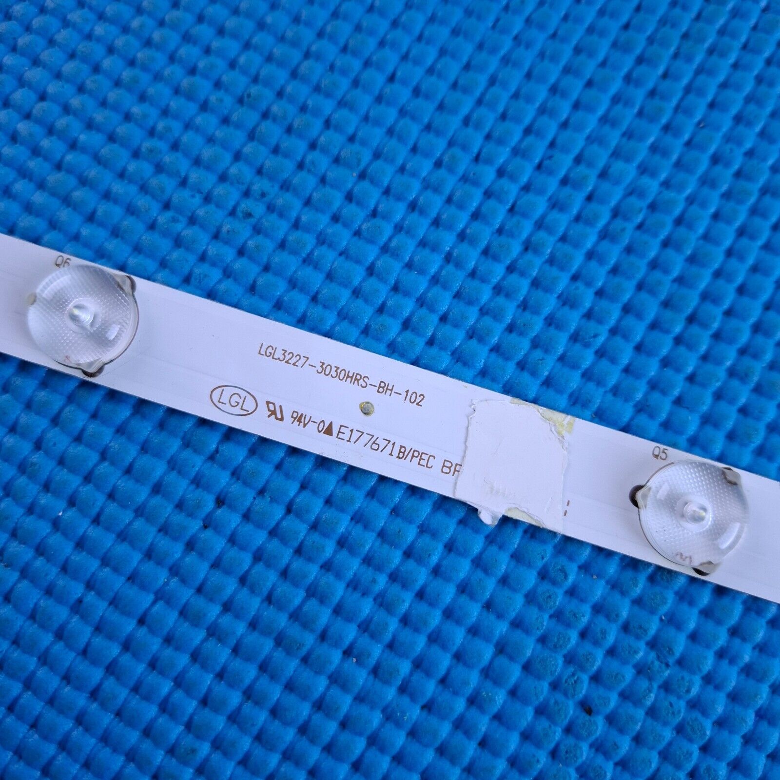 SINGLE BACKLIGHT STRIP FOR BAUHN B32-63FHDSF 32" TV LGL3227-3030HRS-BH-102