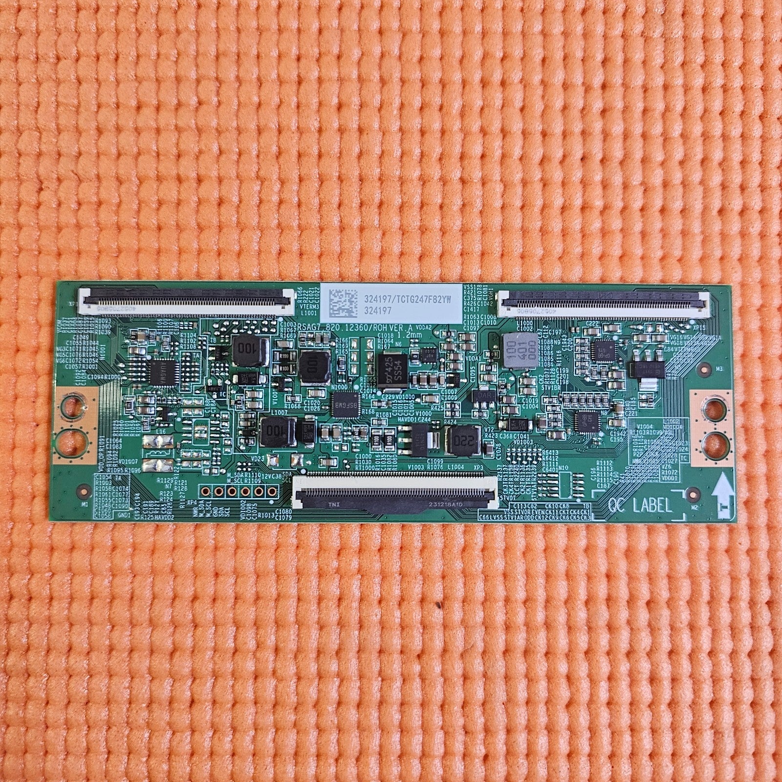 TCON LVDS BOARD FOR HISENSE 65A6NTUK 65" LED TV RSAG7.820.12360/ROH 324197