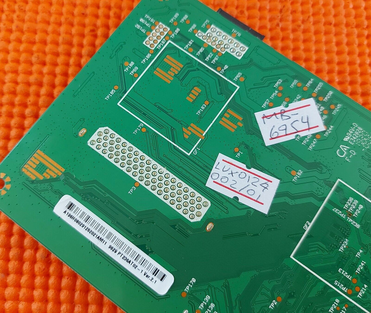 MAIN BOARD FOR LUXOR LUX0124002/01 24" LED TV 17MB211S 23598601 SCRN PT236AT02-1