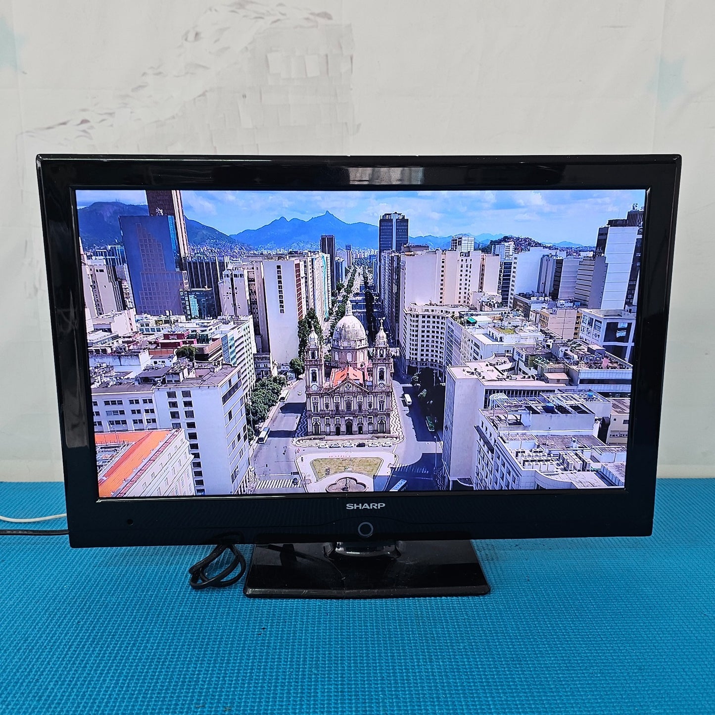 SHARP LC-22LE22E 22” Full HD LED TV HDMI USB - Black | READ DESC