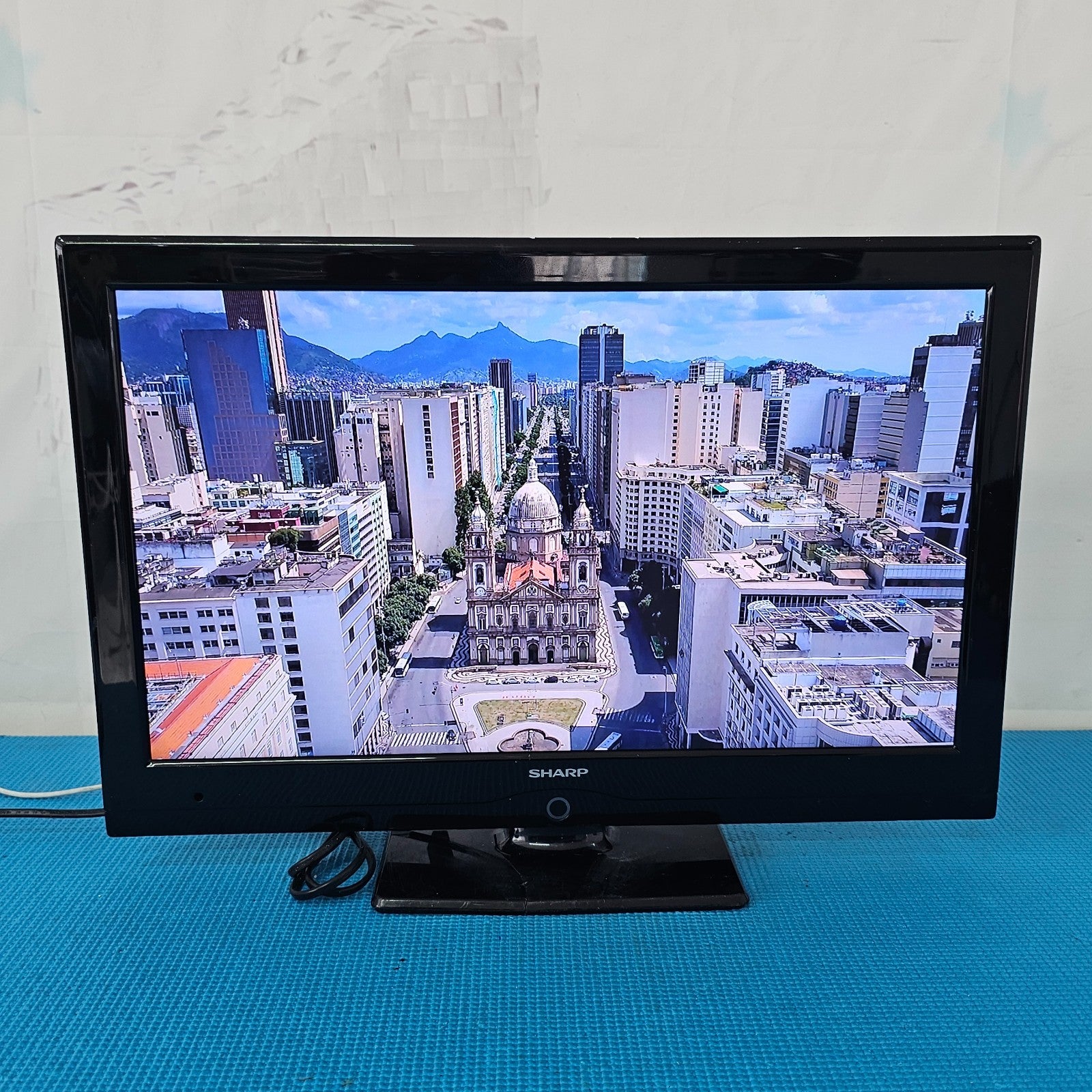 SHARP LC-22LE22E 22” Full HD LED TV HDMI USB - Black | READ DESC