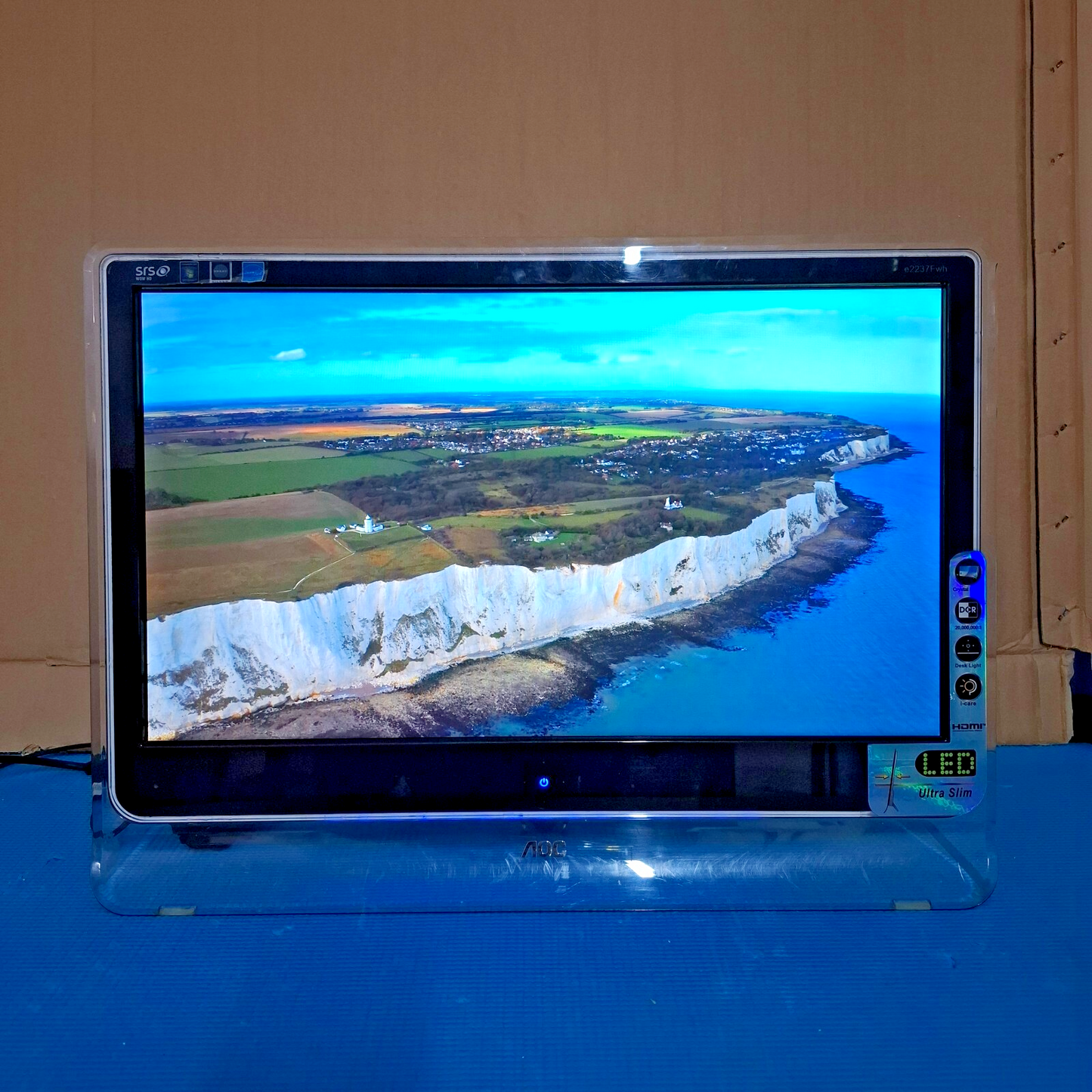 AOC E2237FWH 21.5" FULL HD 1080p LED MONITOR HDMI WITH BUILT IN SPEAKERS - WHITE